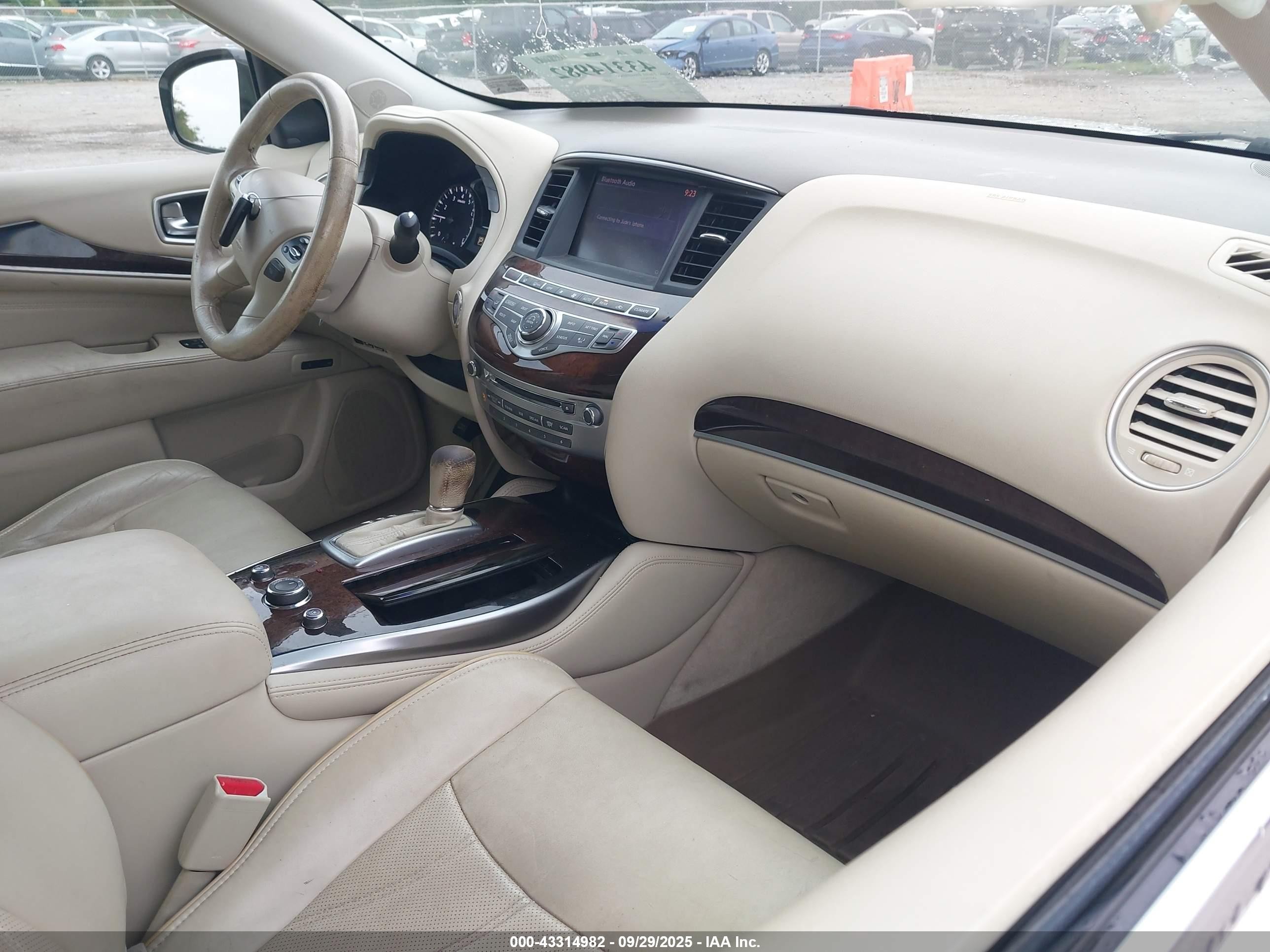 2013 Infiniti Jx35   White vin: 5N1AL0MM4DC326232