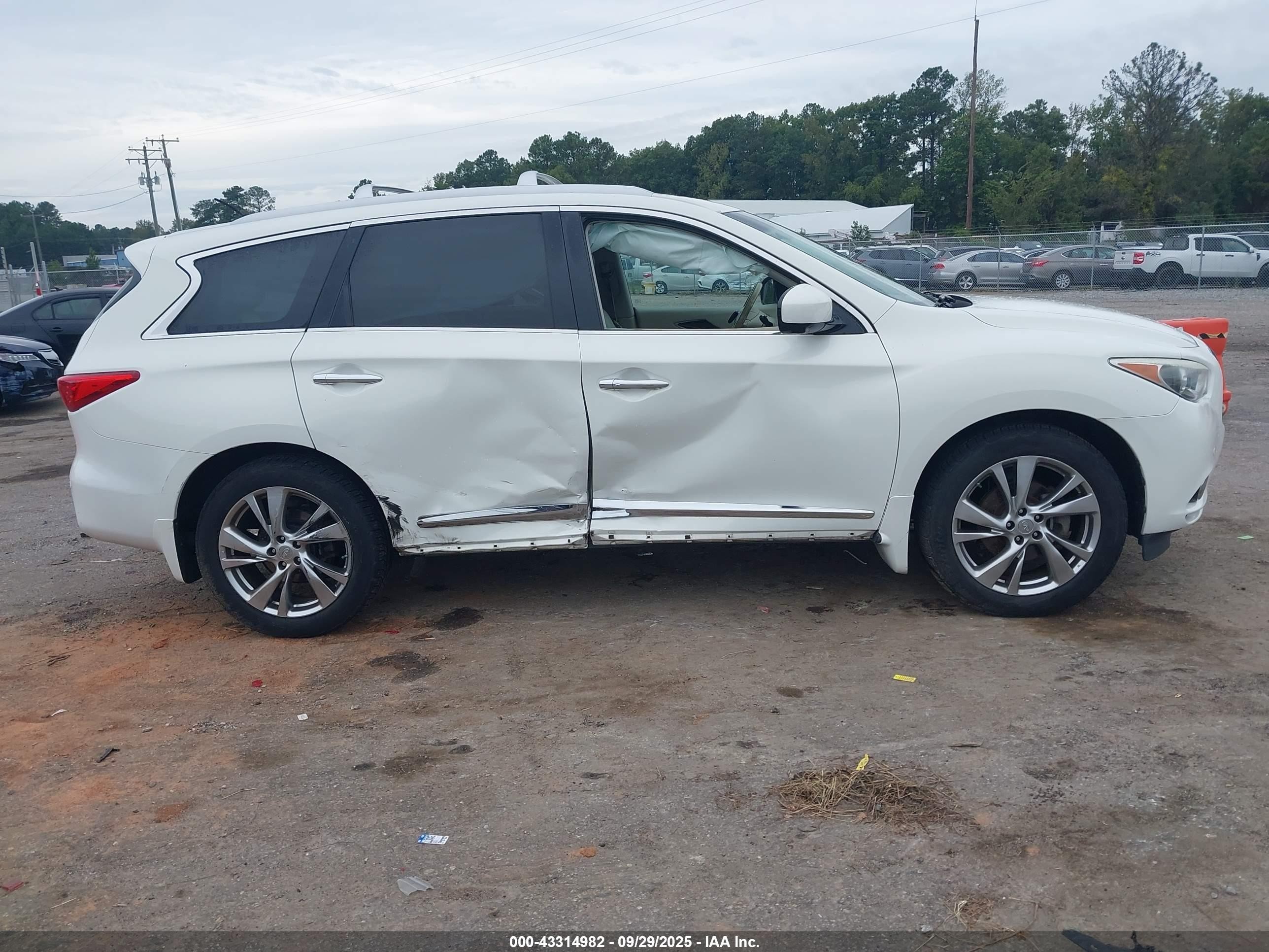 2013 Infiniti Jx35   White vin: 5N1AL0MM4DC326232