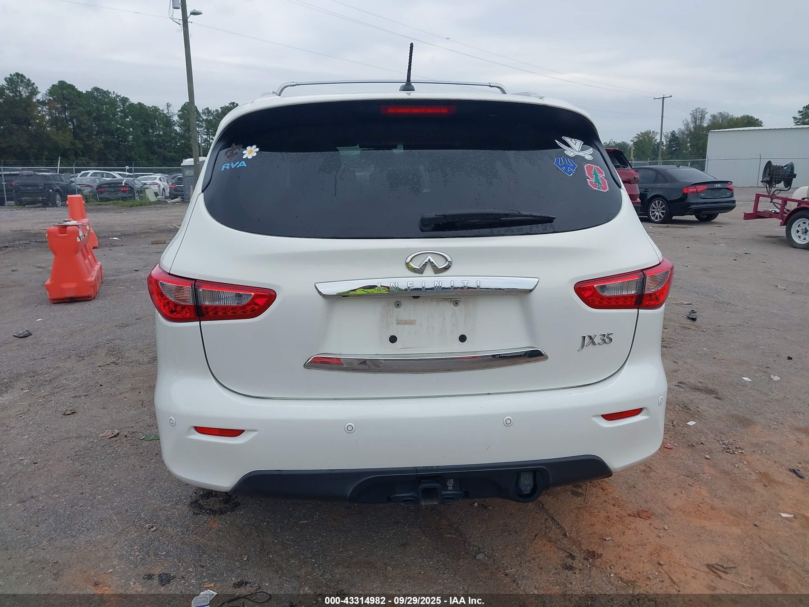 2013 Infiniti Jx35   White vin: 5N1AL0MM4DC326232