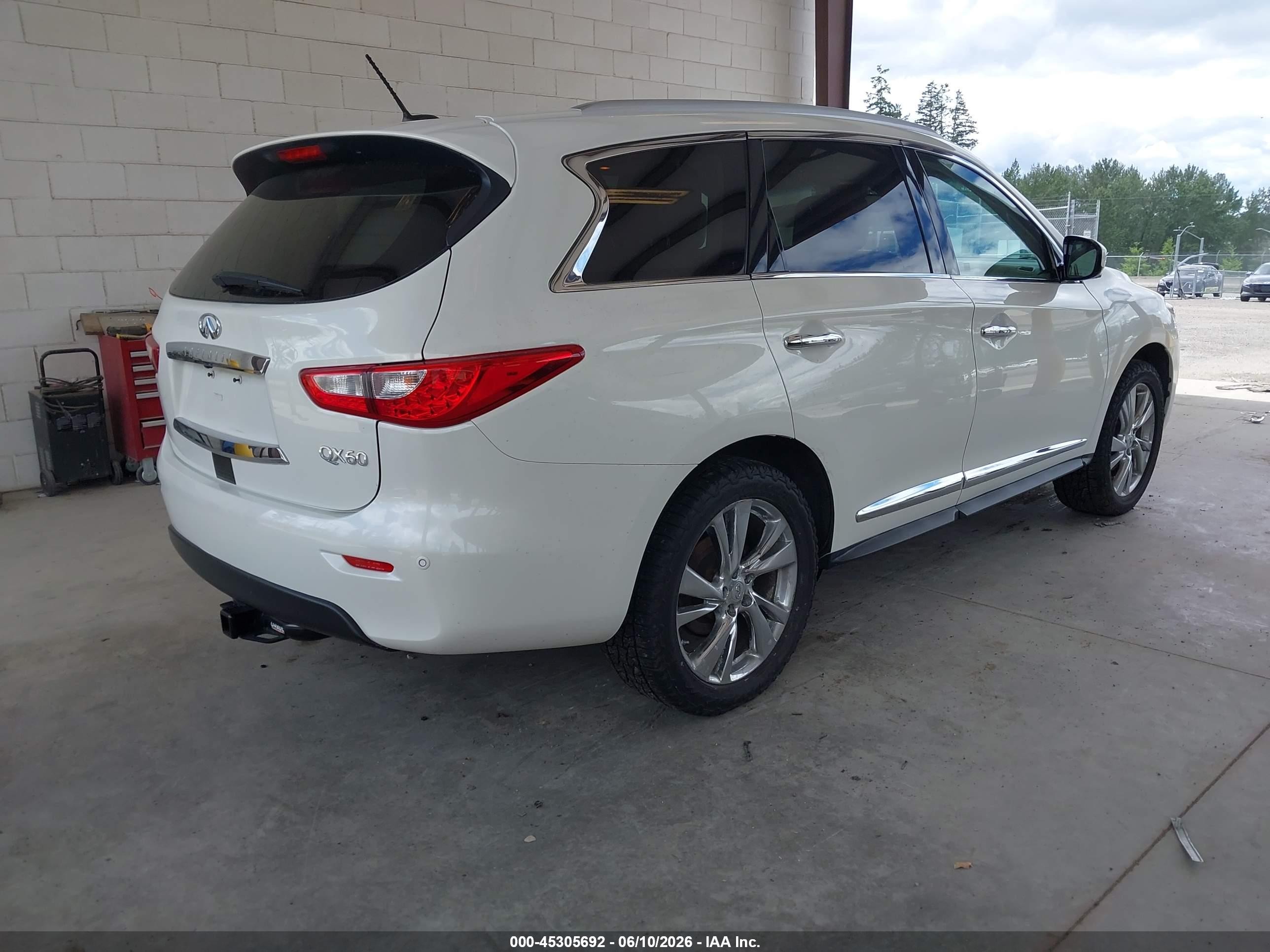 2013 Infiniti Jx35   White vin: 5N1AL0MM4DC328532