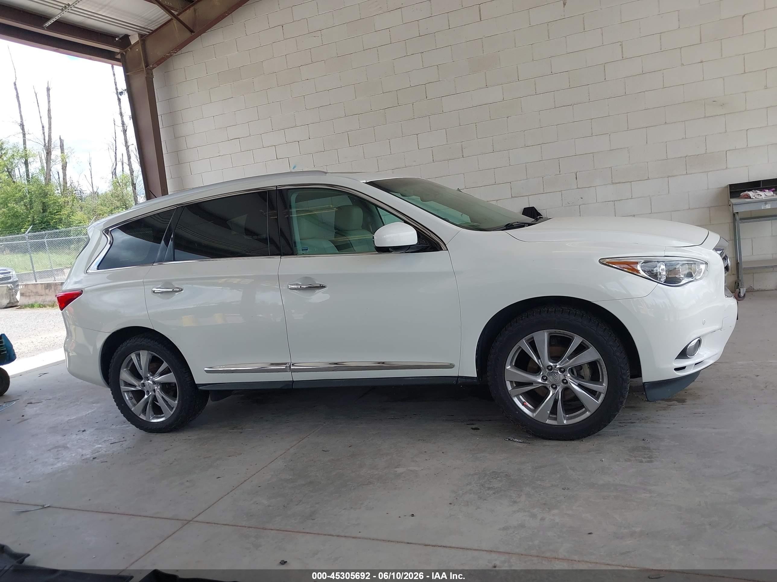 2013 Infiniti Jx35   White vin: 5N1AL0MM4DC328532
