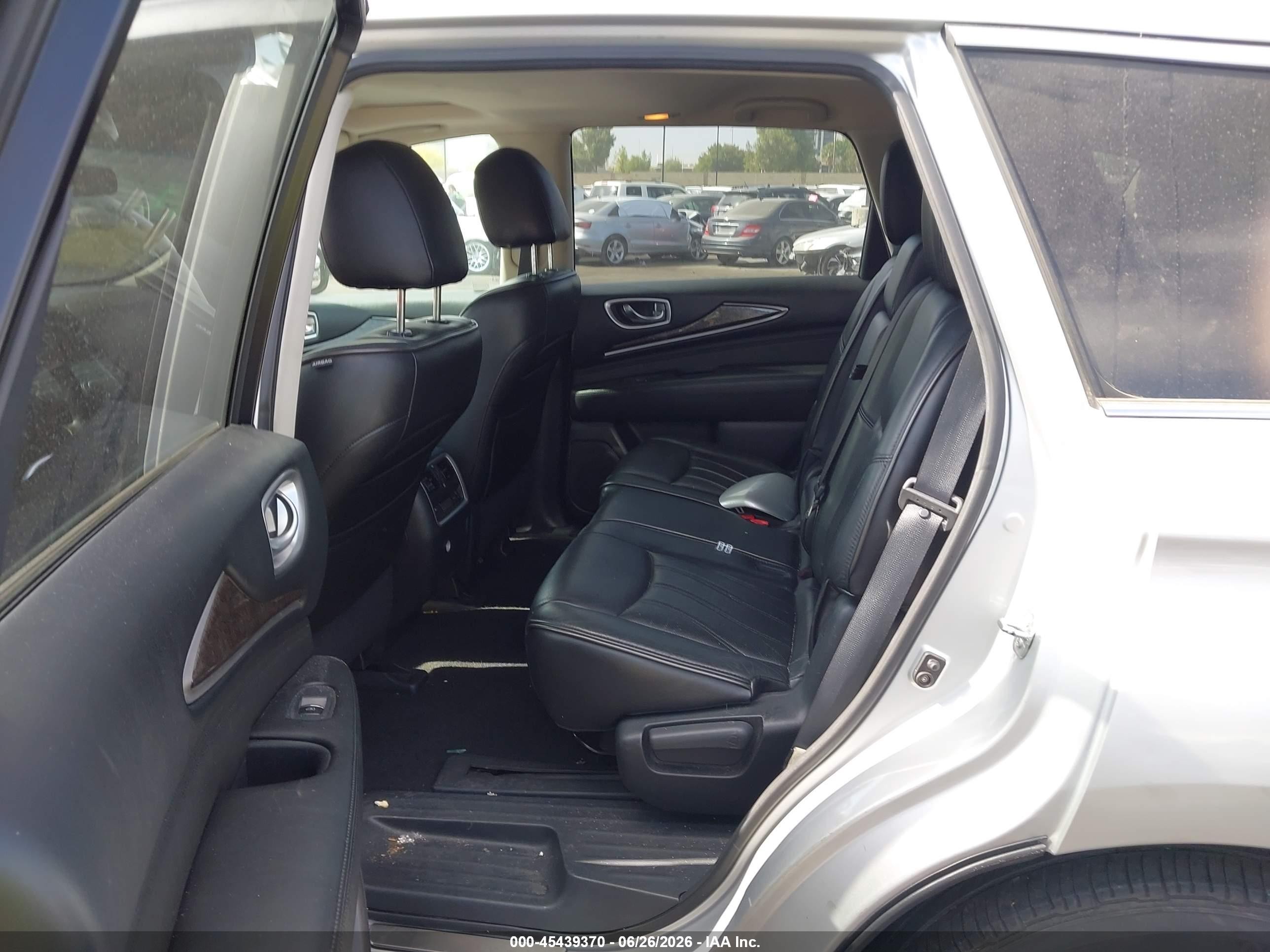 2013 Infiniti Jx35   Silver vin: 5N1AL0MM4DC353186