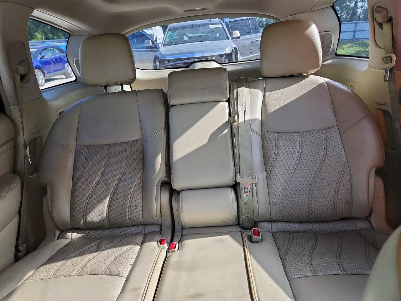 2013 Infiniti Jx35 Base White vin: 5N1AL0MM6DC337961
