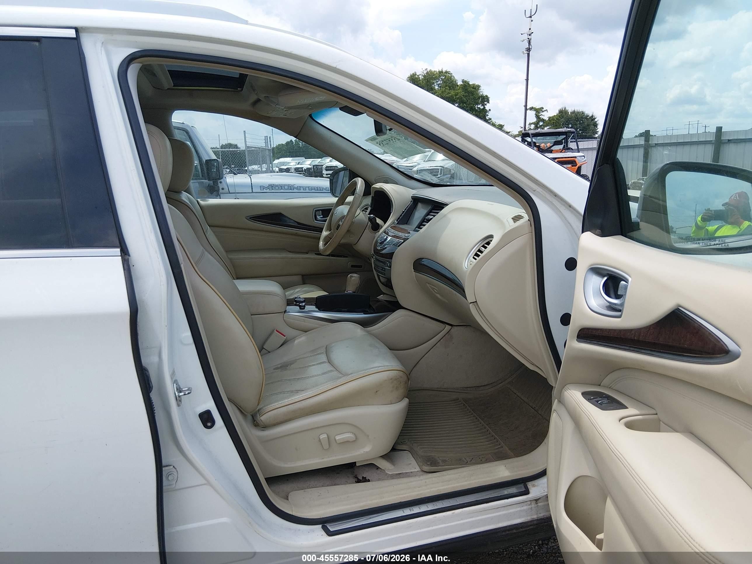 2013 Infiniti Jx35   White vin: 5N1AL0MM6DC352170