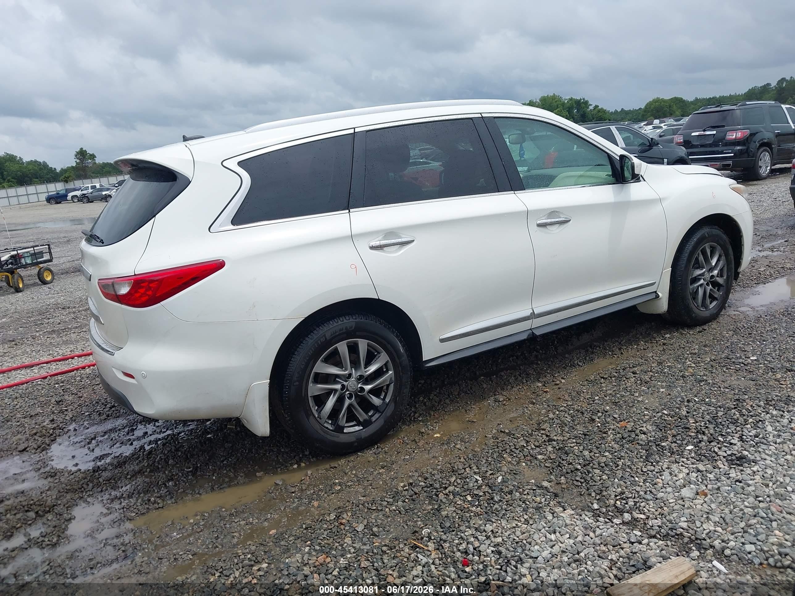 2013 Infiniti Jx35   White vin: 5N1AL0MMXDC348686