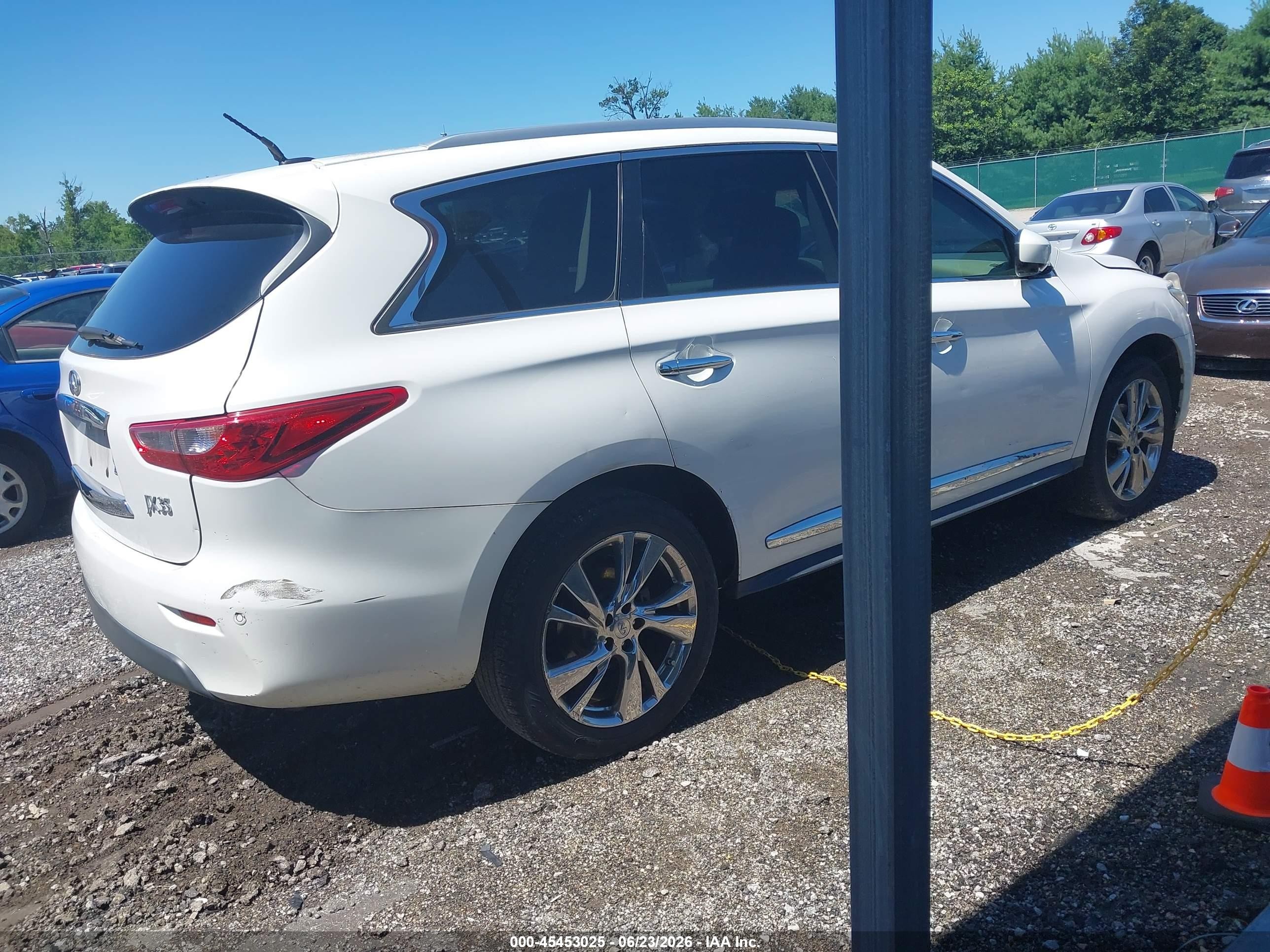 2013 Infiniti Jx35   White vin: 5N1AL0MN0DC337950