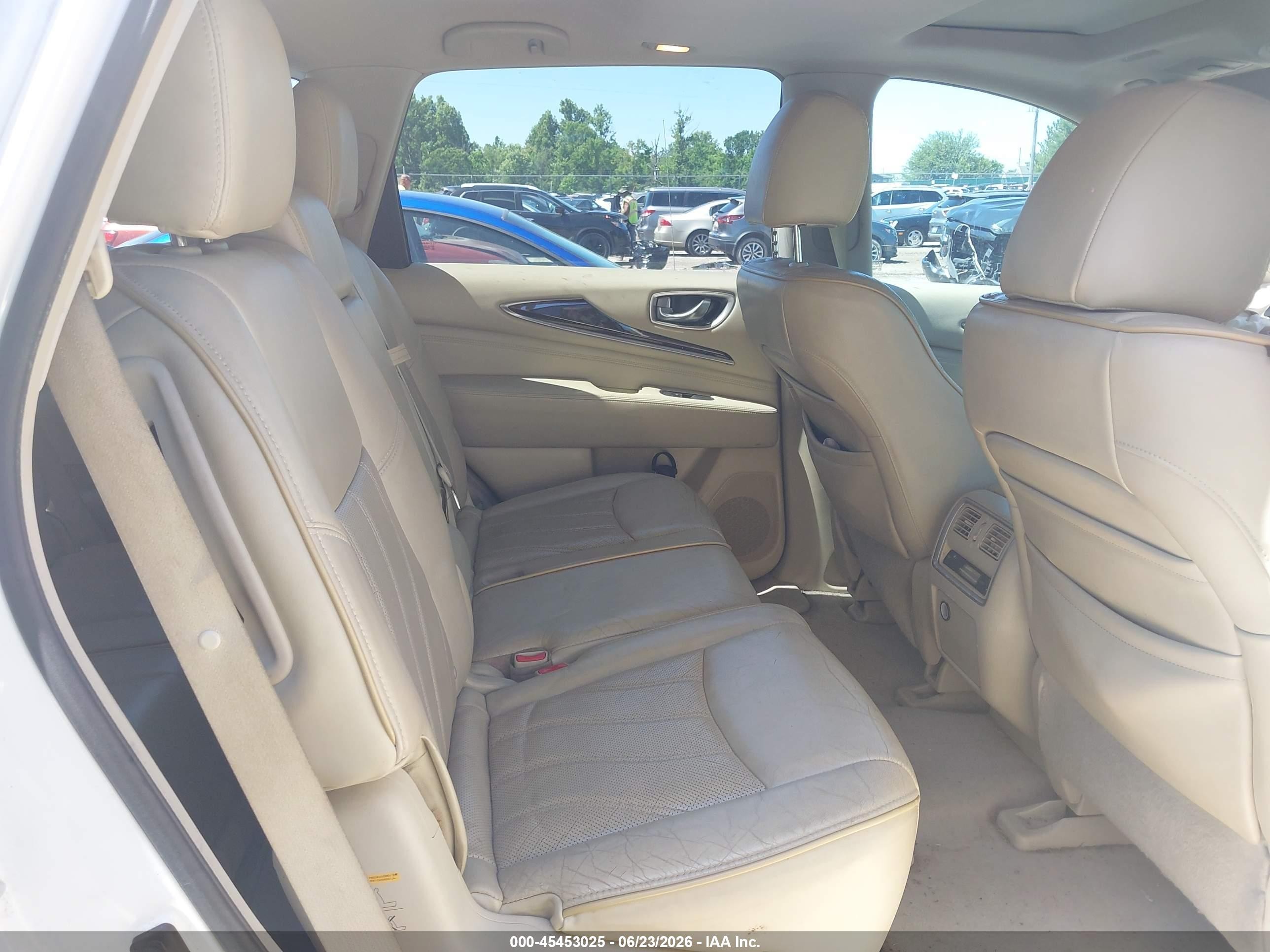 2013 Infiniti Jx35   White vin: 5N1AL0MN0DC337950