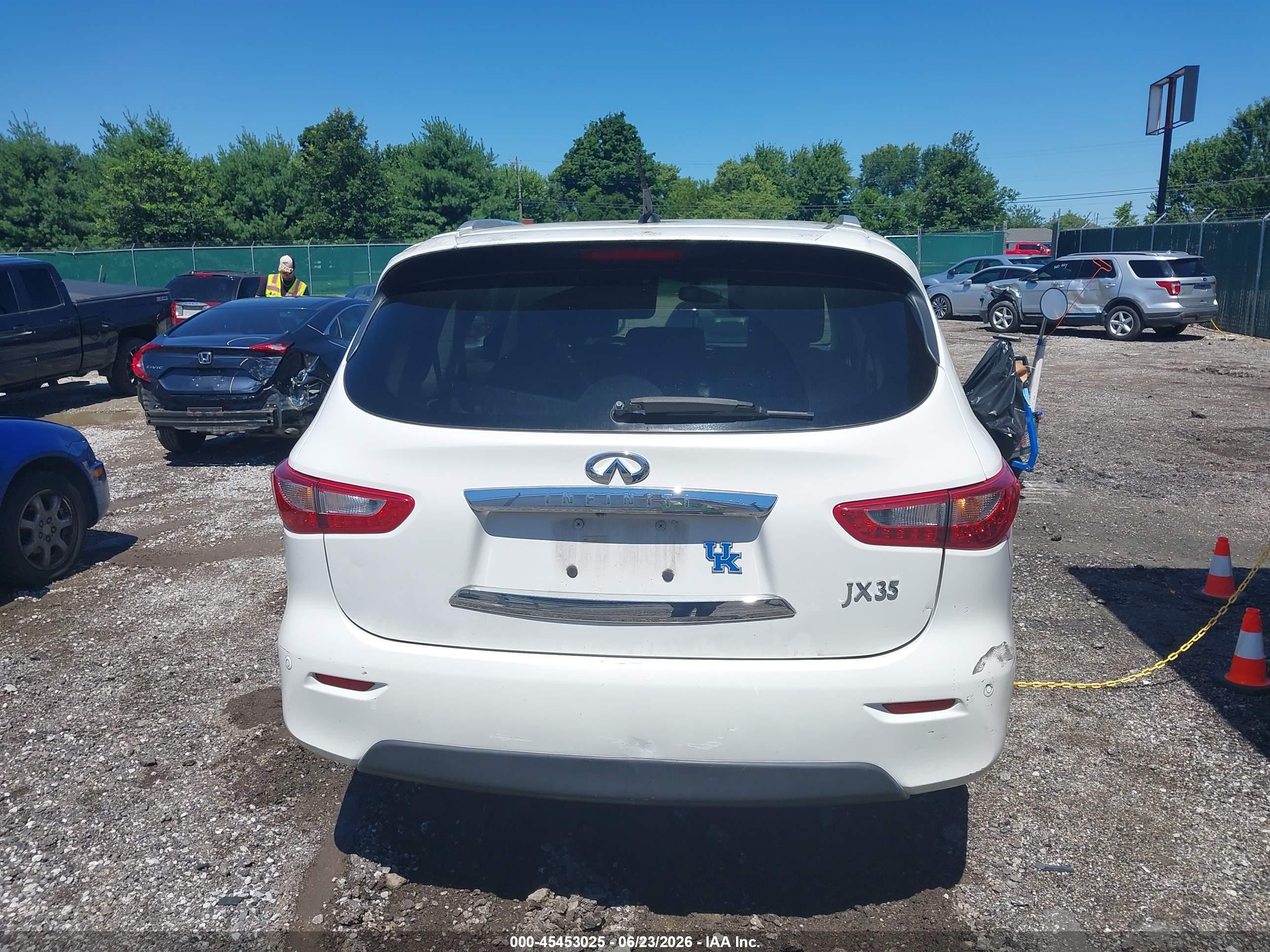 2013 Infiniti Jx35   White vin: 5N1AL0MN0DC337950