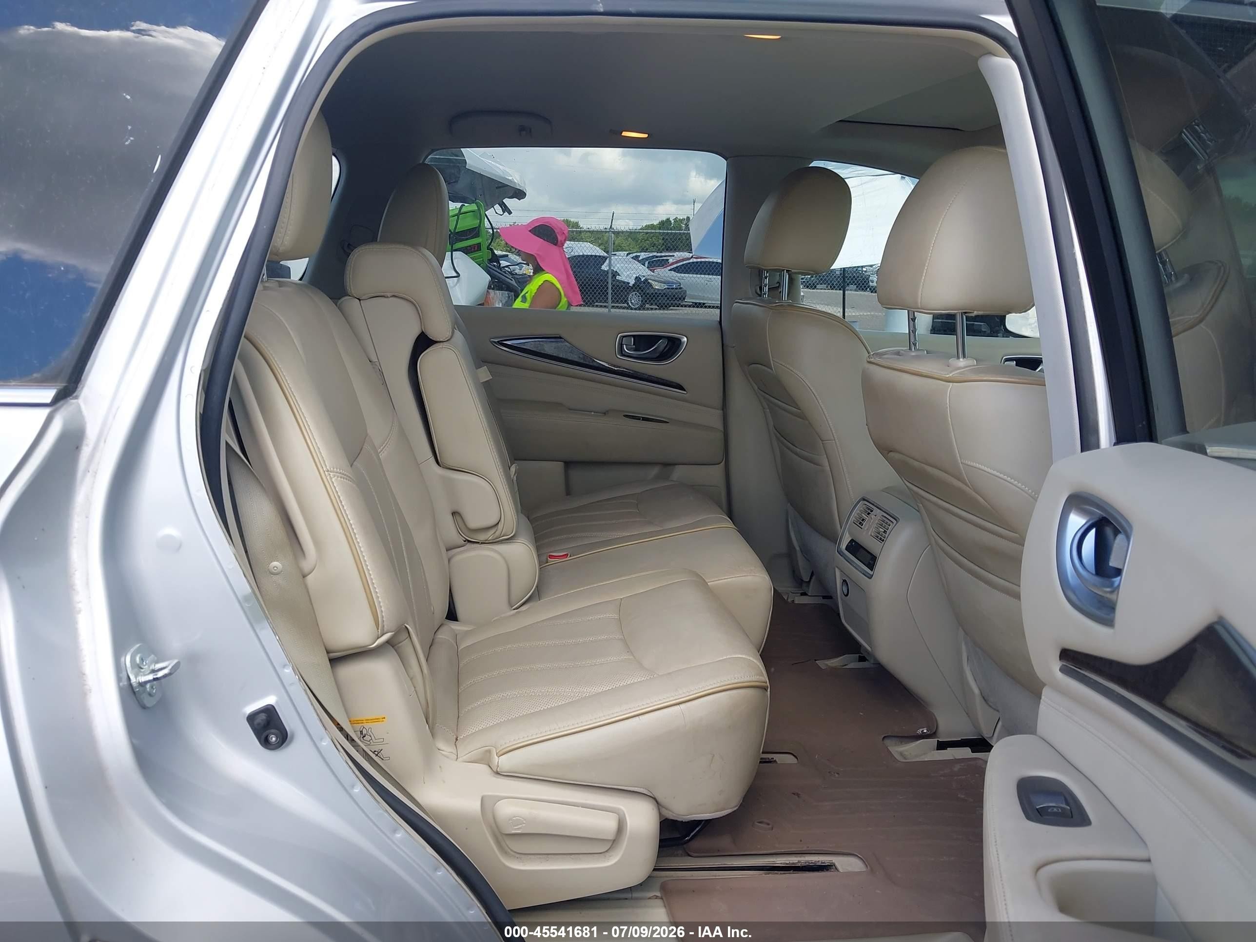 2013 Infiniti Jx35 Silver vin: 5N1AL0MN6DC344367