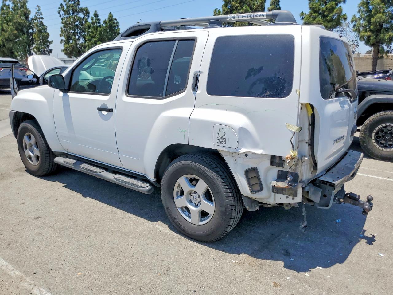 2007 Nissan Xterra X White vin: 5N1AN08U07C517431