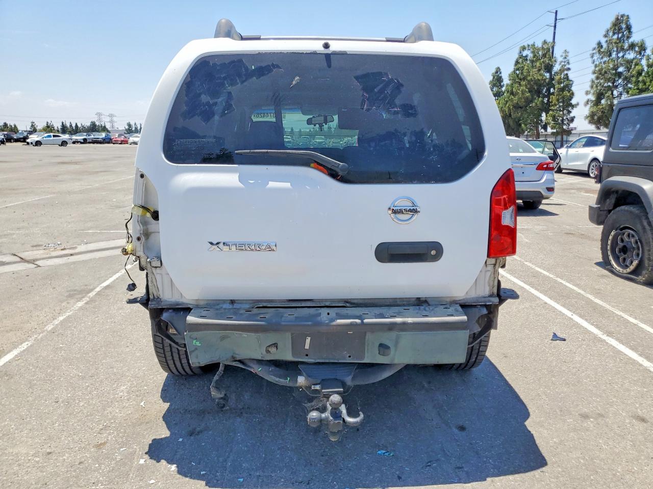 2007 Nissan Xterra X White vin: 5N1AN08U07C517431