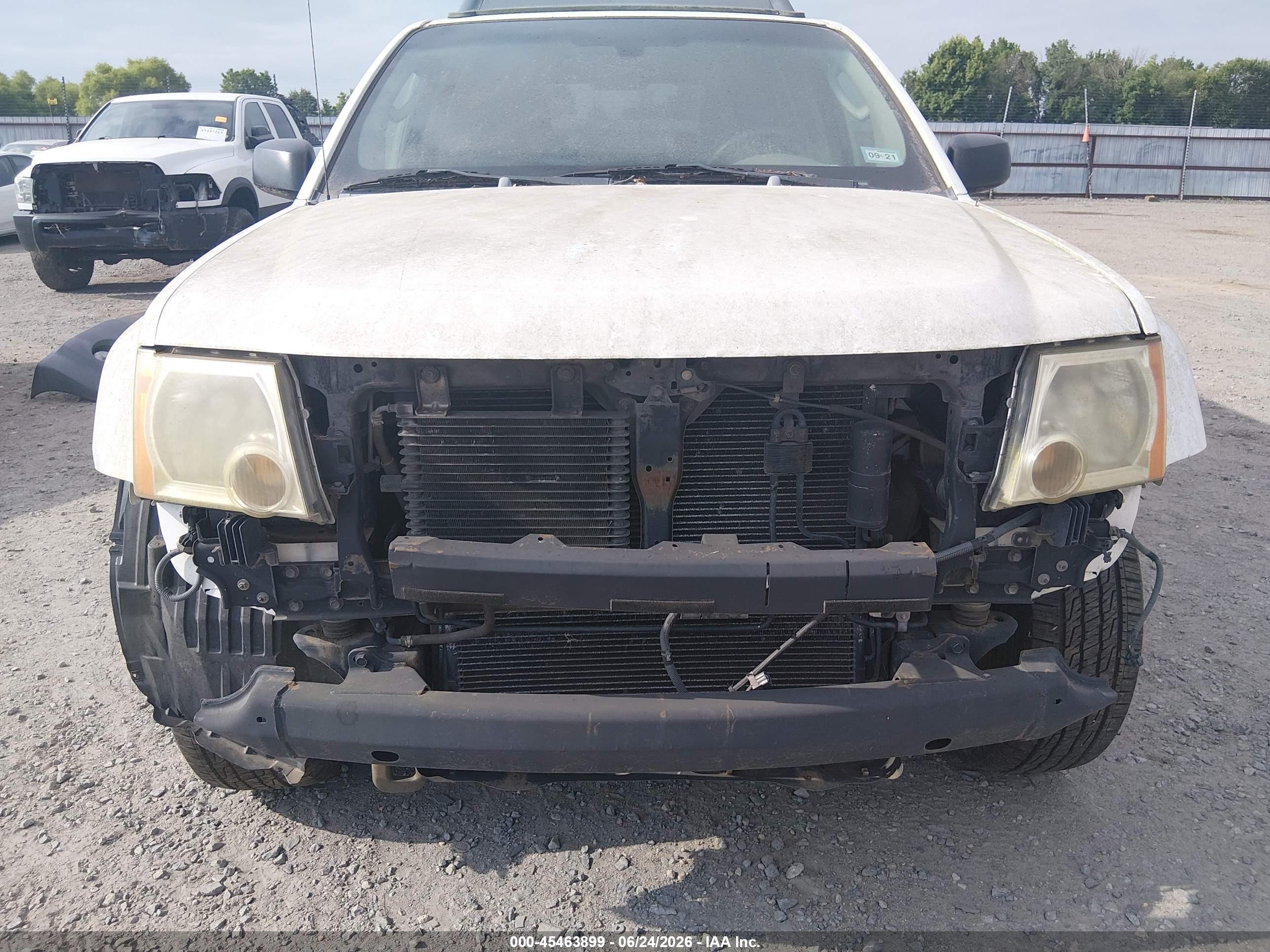 2007 Nissan Xterra S White vin: 5N1AN08U17C525098