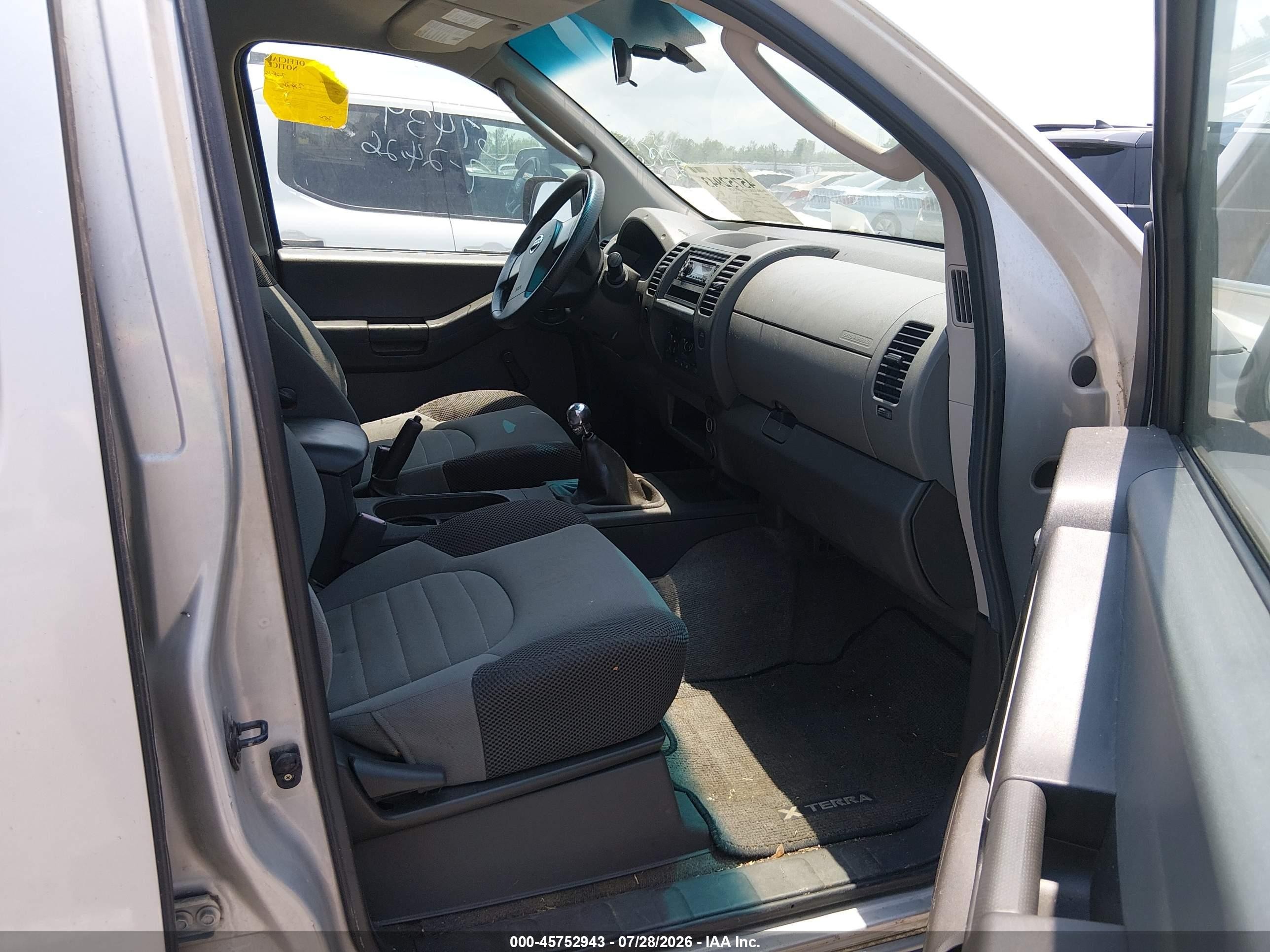 2005 Nissan Xterra S Silver vin: 5N1AN08U25C627023