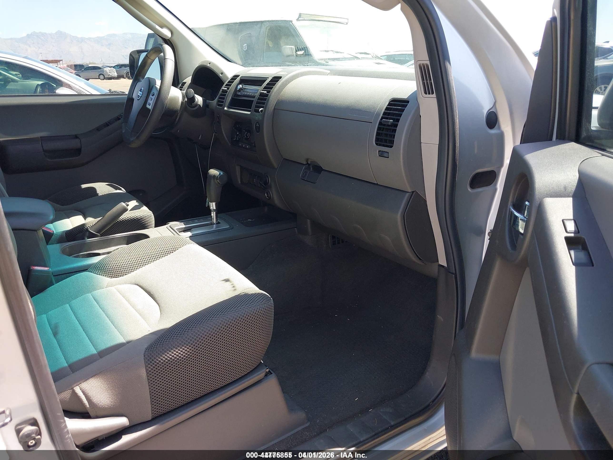 2006 Nissan Xterra S Silver vin: 5N1AN08U46C516667