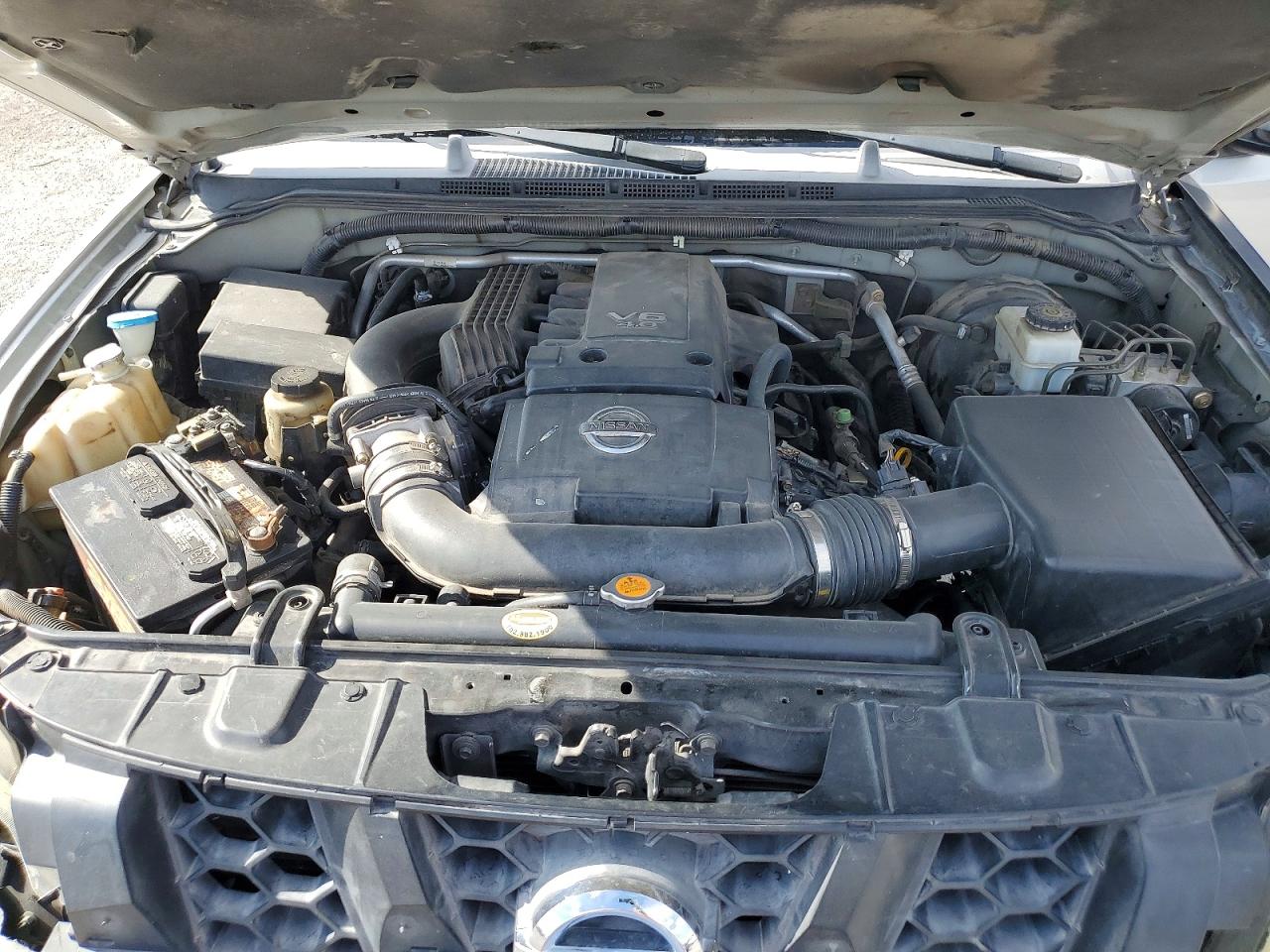 2006 Nissan Xterra X Серебряный vin: 5N1AN08U56C536183