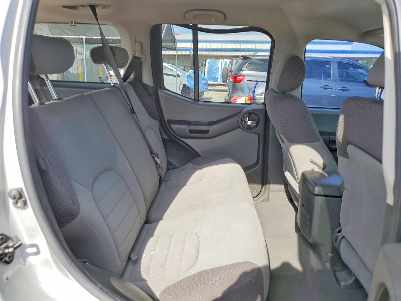 2006 Nissan Xterra X Серебряный vin: 5N1AN08U56C536183