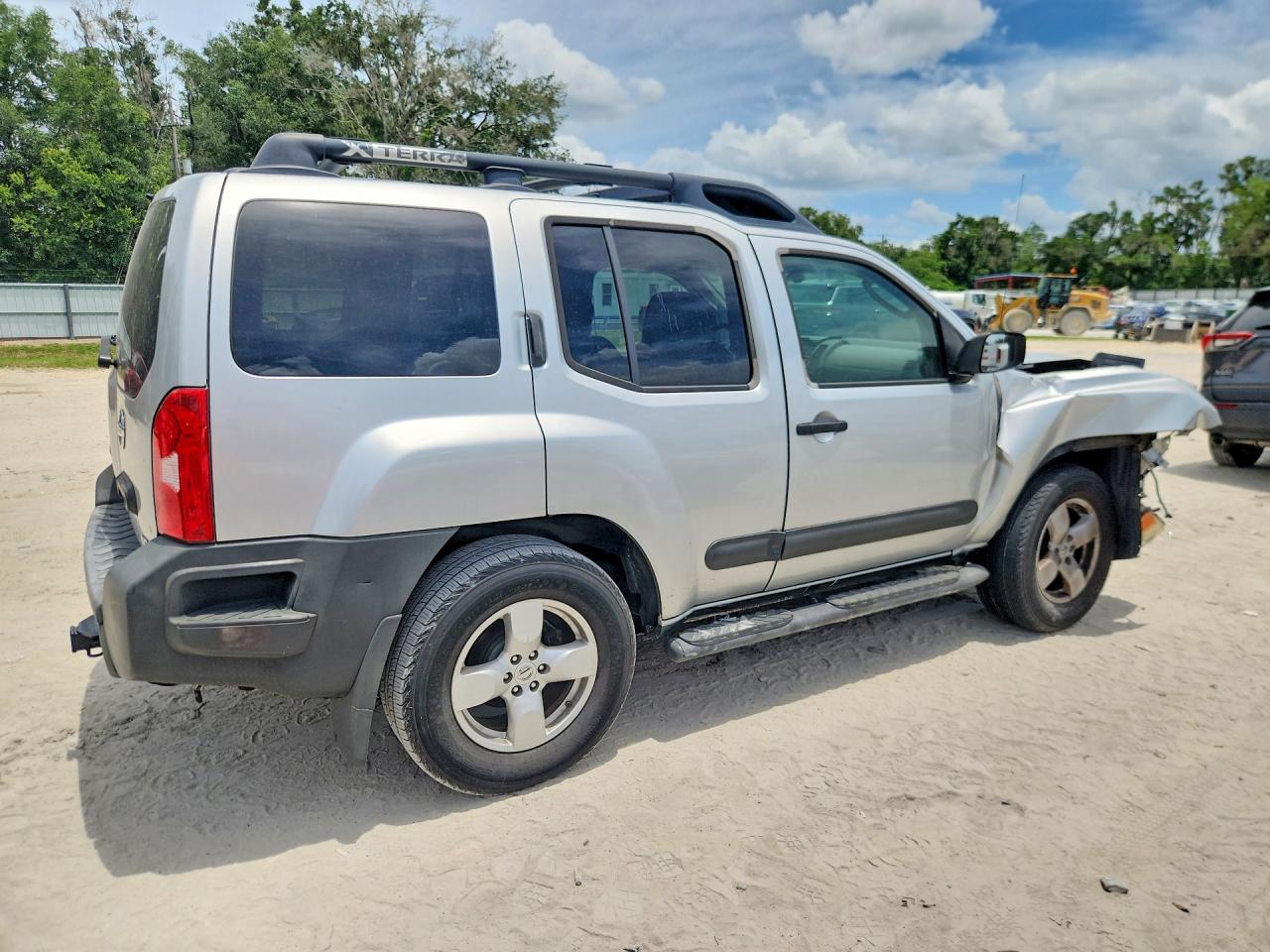 2005 Nissan Xterra S Silver vin: 5N1AN08U75C631391