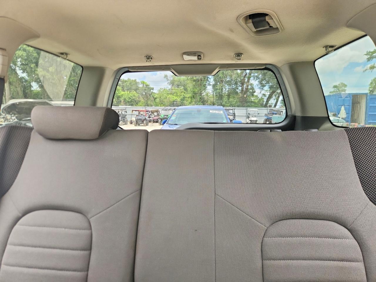 2005 Nissan Xterra S Silver vin: 5N1AN08U75C631391
