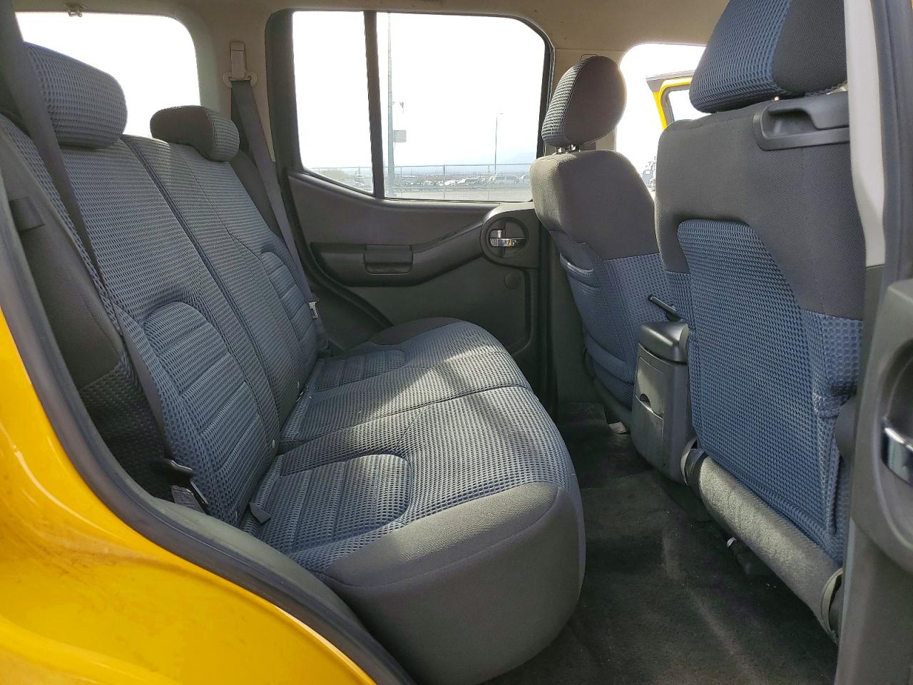 2005 Nissan Xterra S Желтый vin: 5N1AN08U85C626846