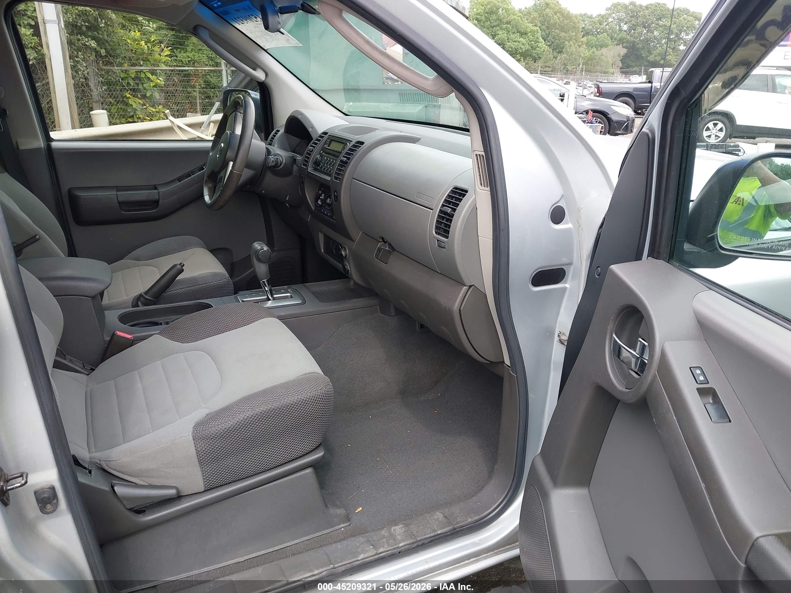 2007 Nissan Xterra S Silver vin: 5N1AN08U87C525843