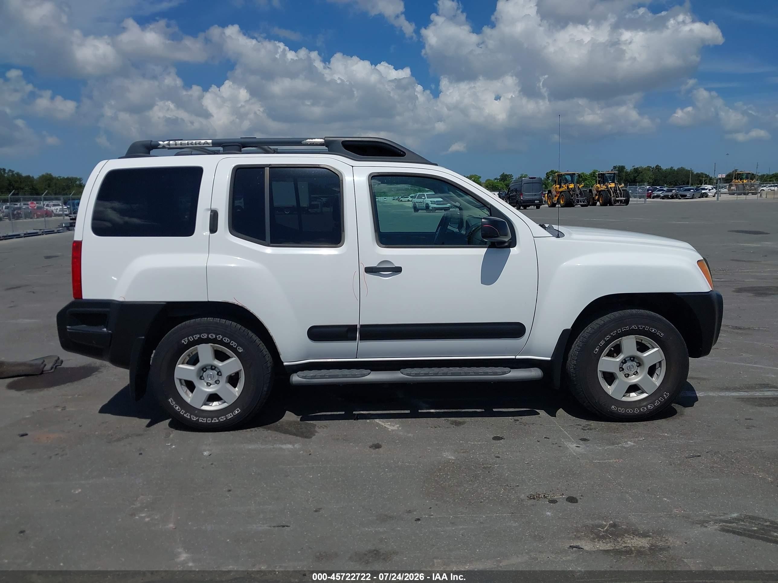 2005 Nissan Xterra S White vin: 5N1AN08U95C628041