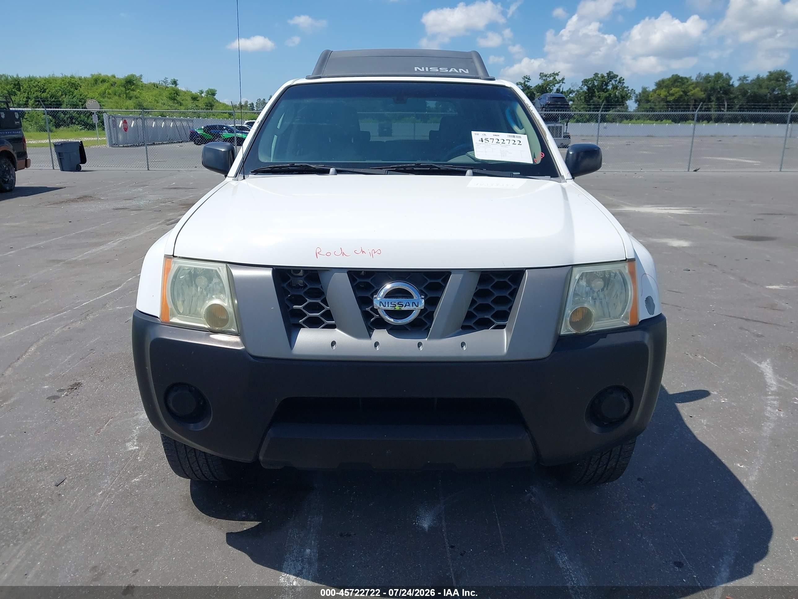 2005 Nissan Xterra S White vin: 5N1AN08U95C628041