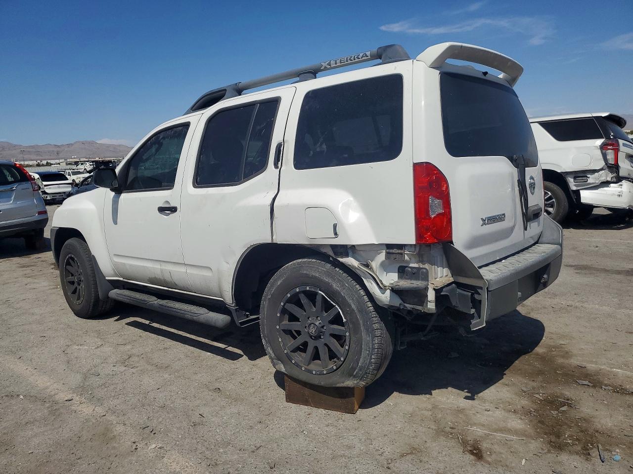 2008 Nissan Xterra X White vin: 5N1AN08U98C538389
