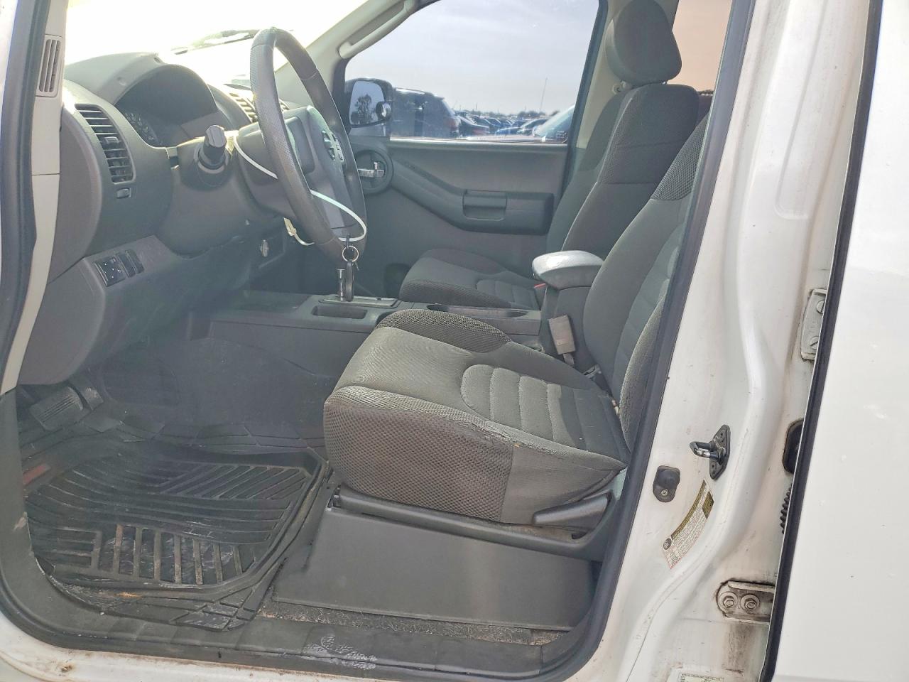 2008 Nissan Xterra X White vin: 5N1AN08UX8C502324
