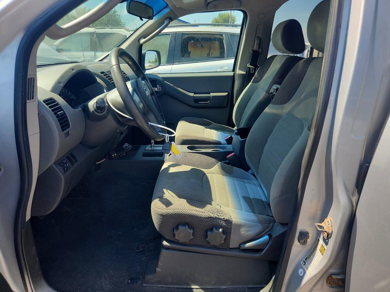 2008 Nissan Xterra X Silver vin: 5N1AN08W08C539691