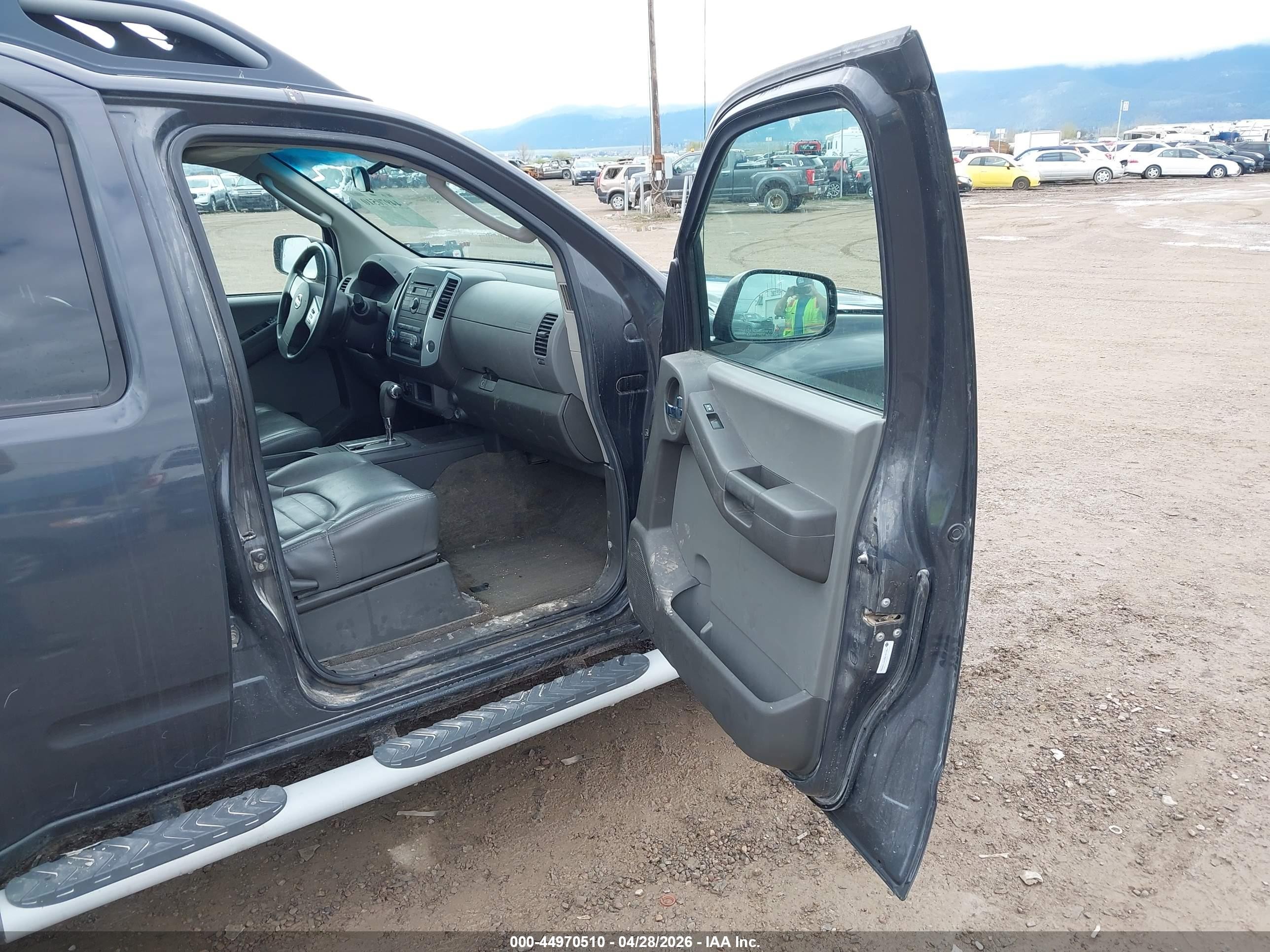 2009 Nissan Xterra S Серый vin: 5N1AN08W39C509599