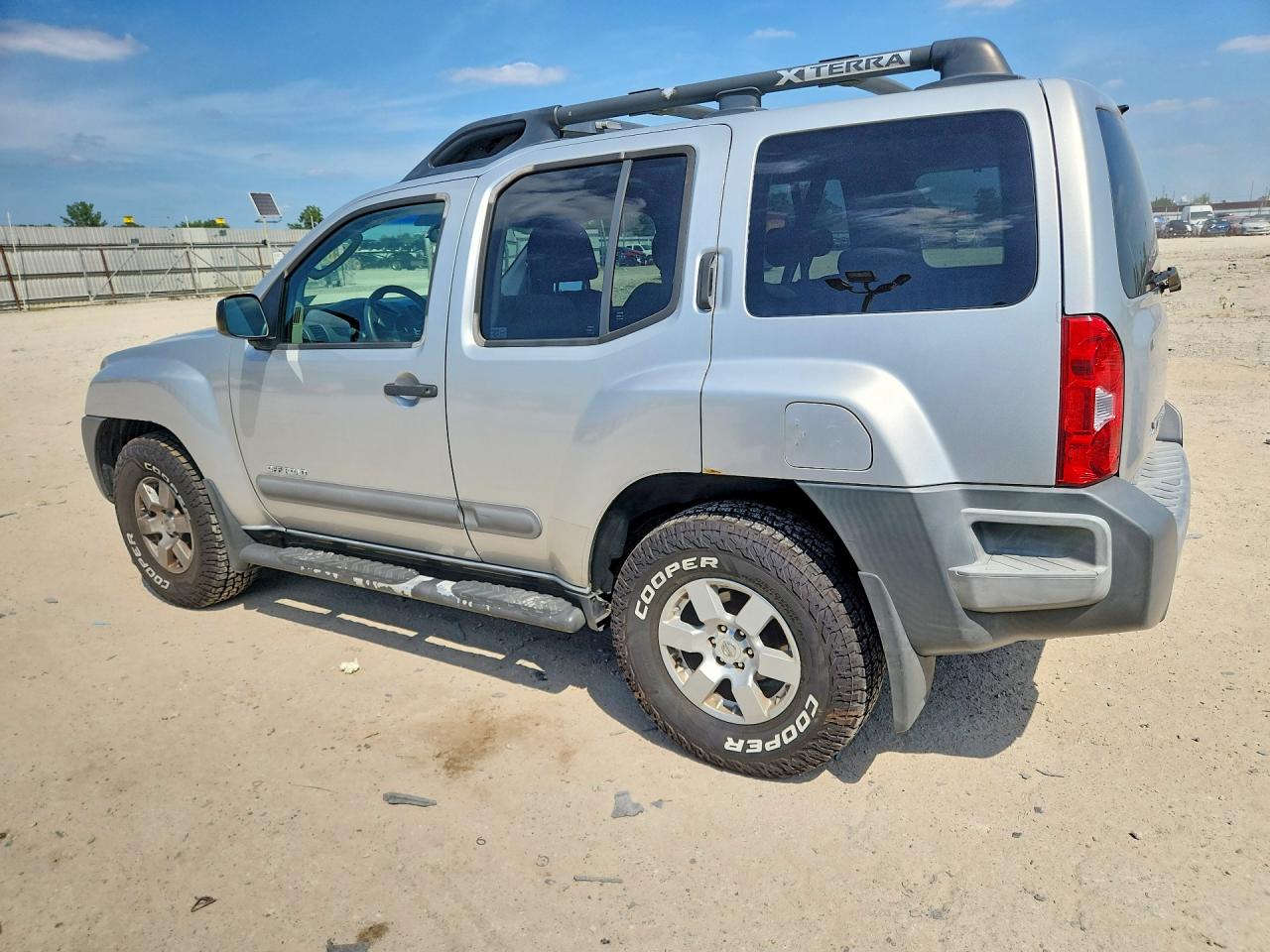 2005 Nissan Xterra S Silver vin: 5N1AN08W45C645170
