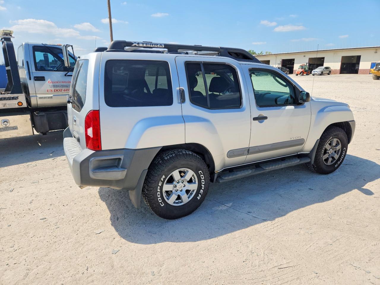2005 Nissan Xterra S Silver vin: 5N1AN08W45C645170