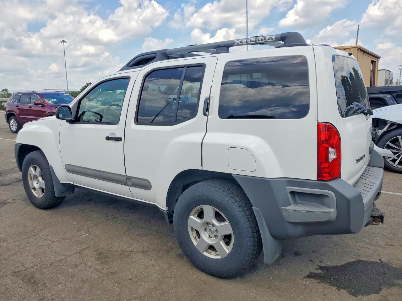 2007 Nissan Xterra X White vin: 5N1AN08W47C521676