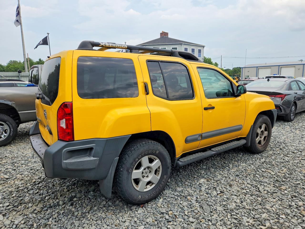 2005 Nissan Xterra S Yellow vin: 5N1AN08W55C610752
