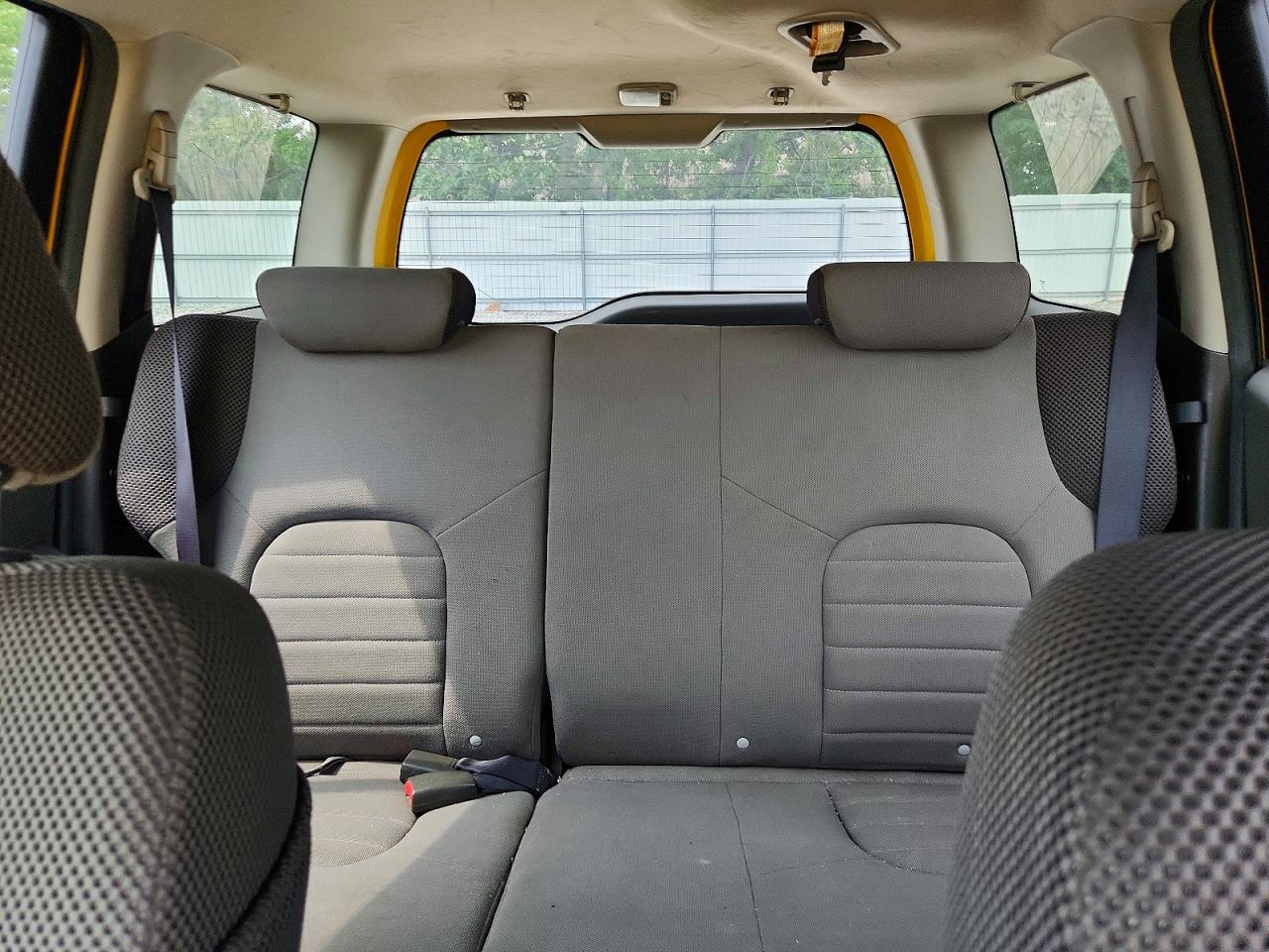 2005 Nissan Xterra S Yellow vin: 5N1AN08W55C610752