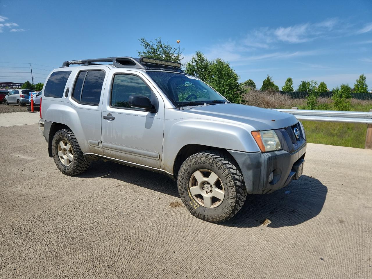 2005 Nissan Xterra S Silver vin: 5N1AN08W65C649270 Damage: Right Front Fender, Heavy Scratch, 1/2 To 1 Inch
