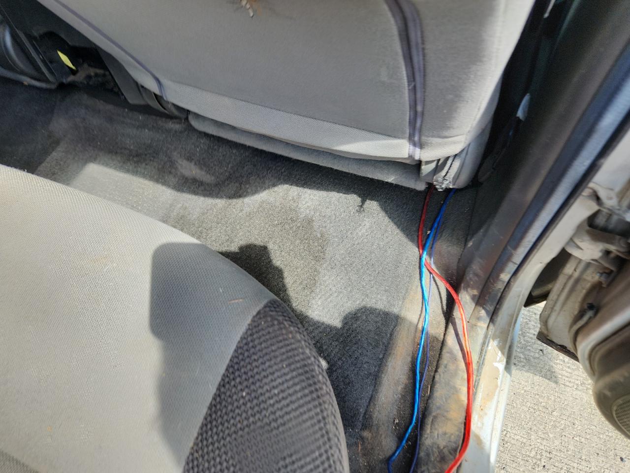 2005 Nissan Xterra S Silver vin: 5N1AN08W65C649270 Damage: Right Rear Carpet, Stained, Permanent