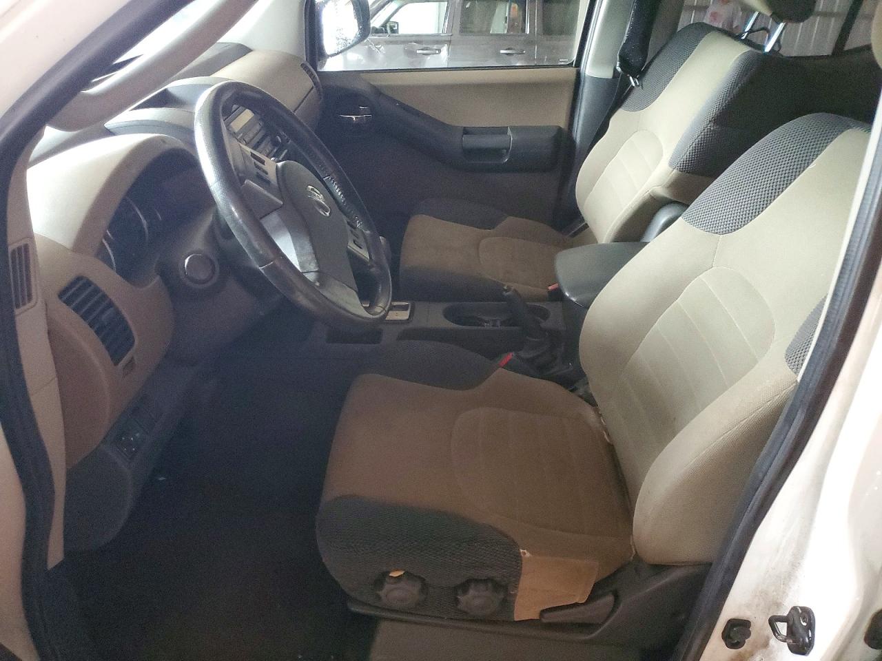 2005 Nissan Xterra S White vin: 5N1AN08W75C608081