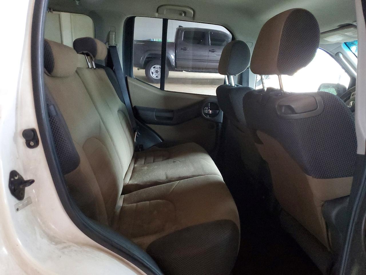 2005 Nissan Xterra S White vin: 5N1AN08W75C608081