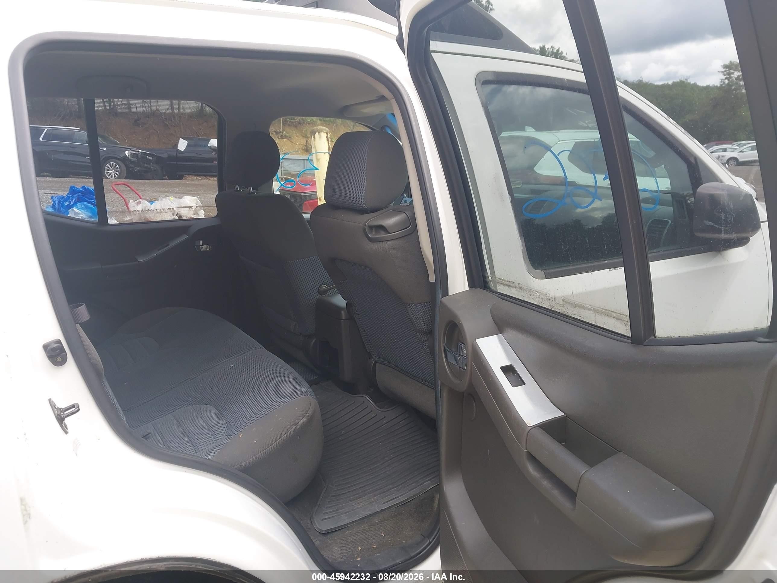 2005 Nissan Xterra Off Road Белый vin: 5N1AN08W75C644837