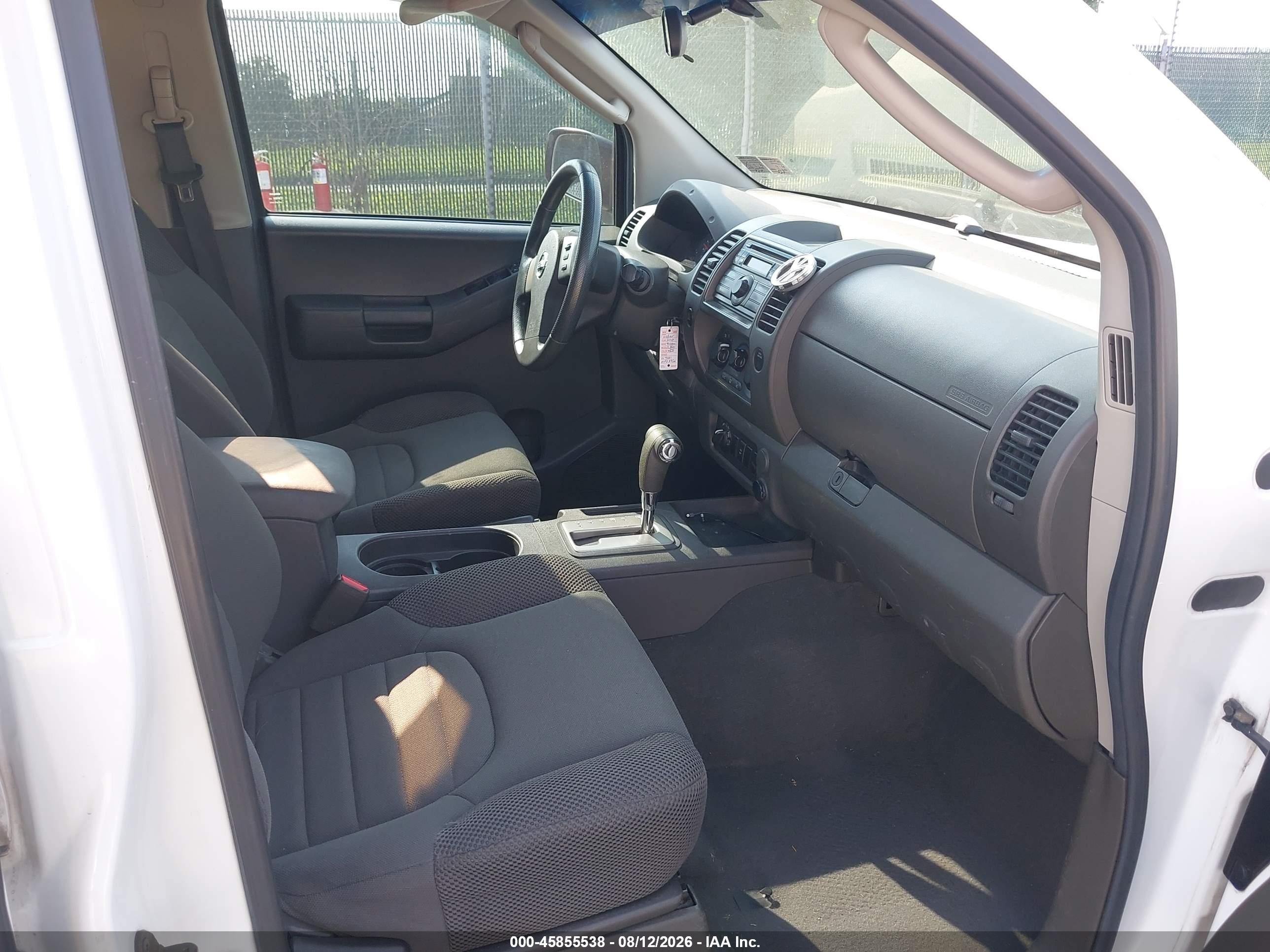 2008 Nissan Xterra X White vin: 5N1AN08W78C539221