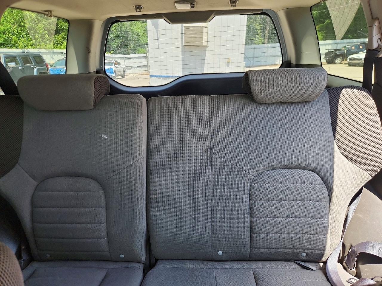 2005 Nissan Xterra S Silver vin: 5N1AN08W85C641901