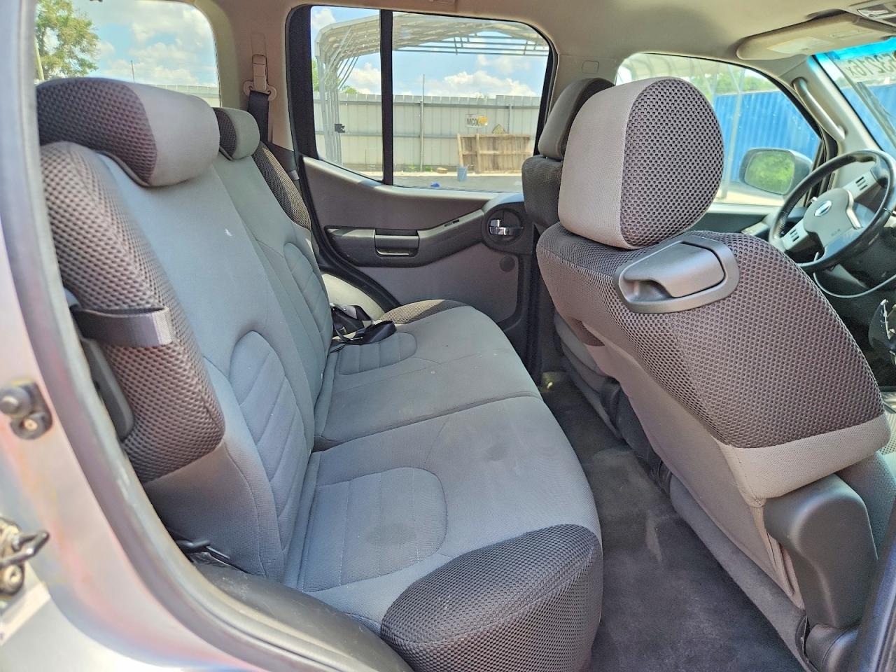 2005 Nissan Xterra S Silver vin: 5N1AN08W85C641901
