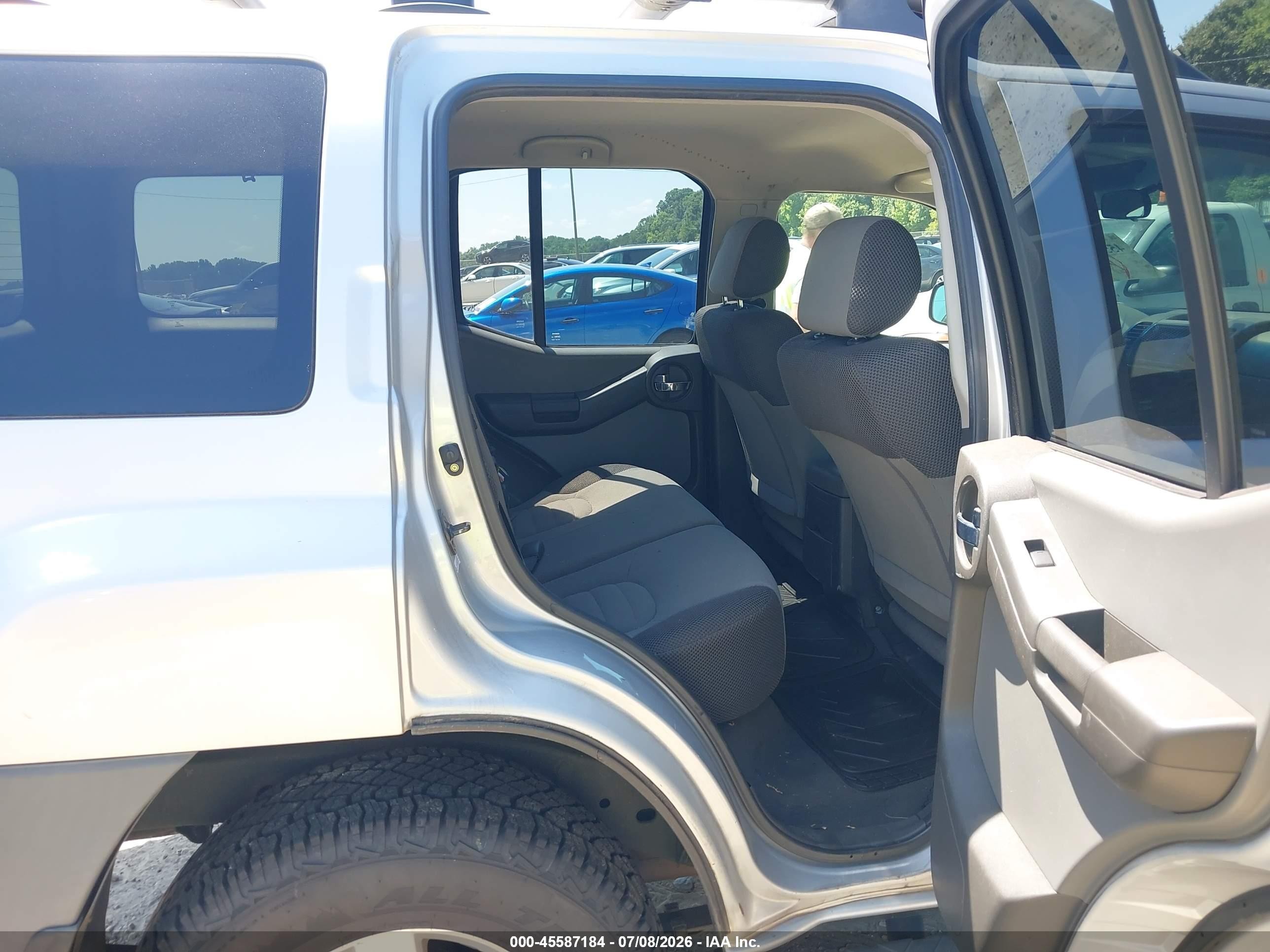 2008 Nissan Xterra S Silver vin: 5N1AN08WX8C535731