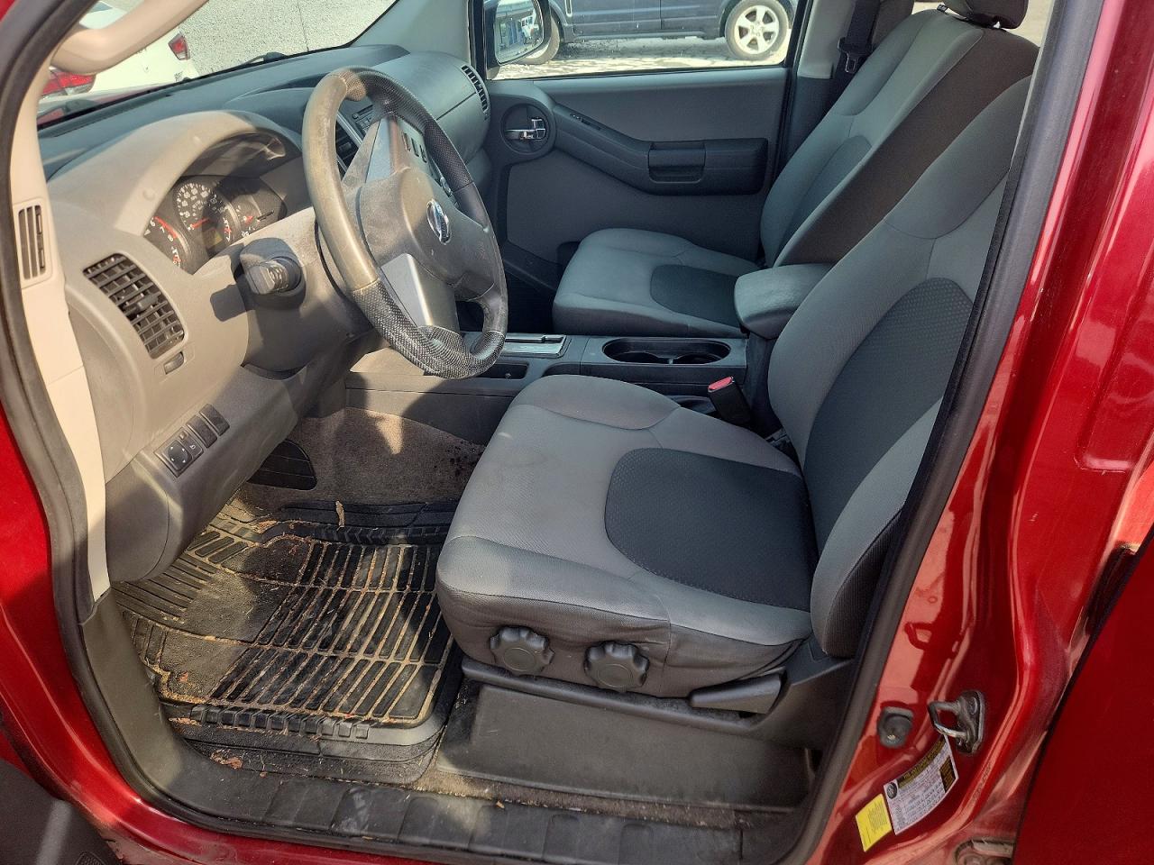 2011 Nissan Xterra X Red vin: 5N1AN0NU0BC516437