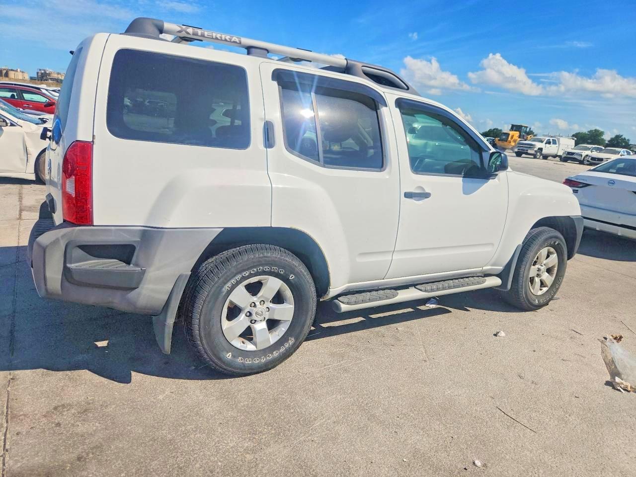 2010 Nissan Xterra X White vin: 5N1AN0NU1AC506532