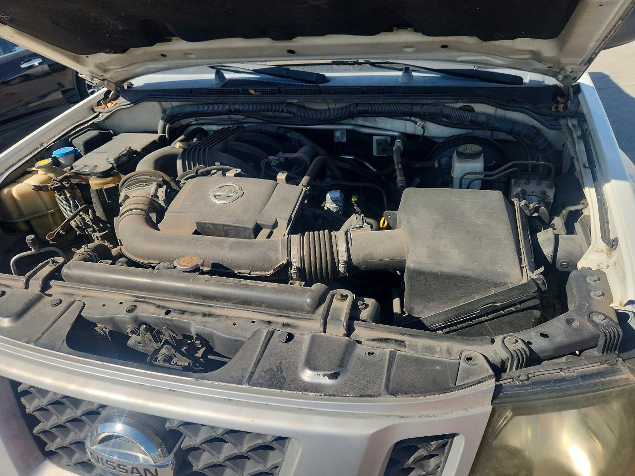 2010 Nissan Xterra X White vin: 5N1AN0NU1AC506532