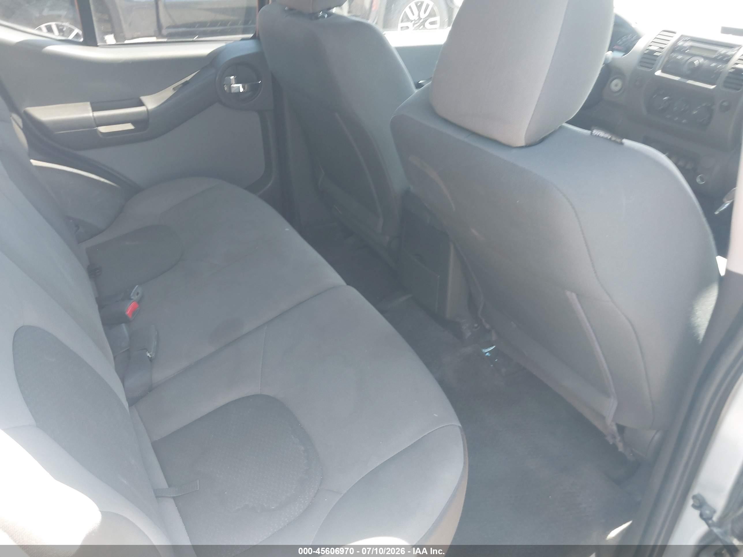 2013 Nissan Xterra X Серебряный vin: 5N1AN0NU1DN816706