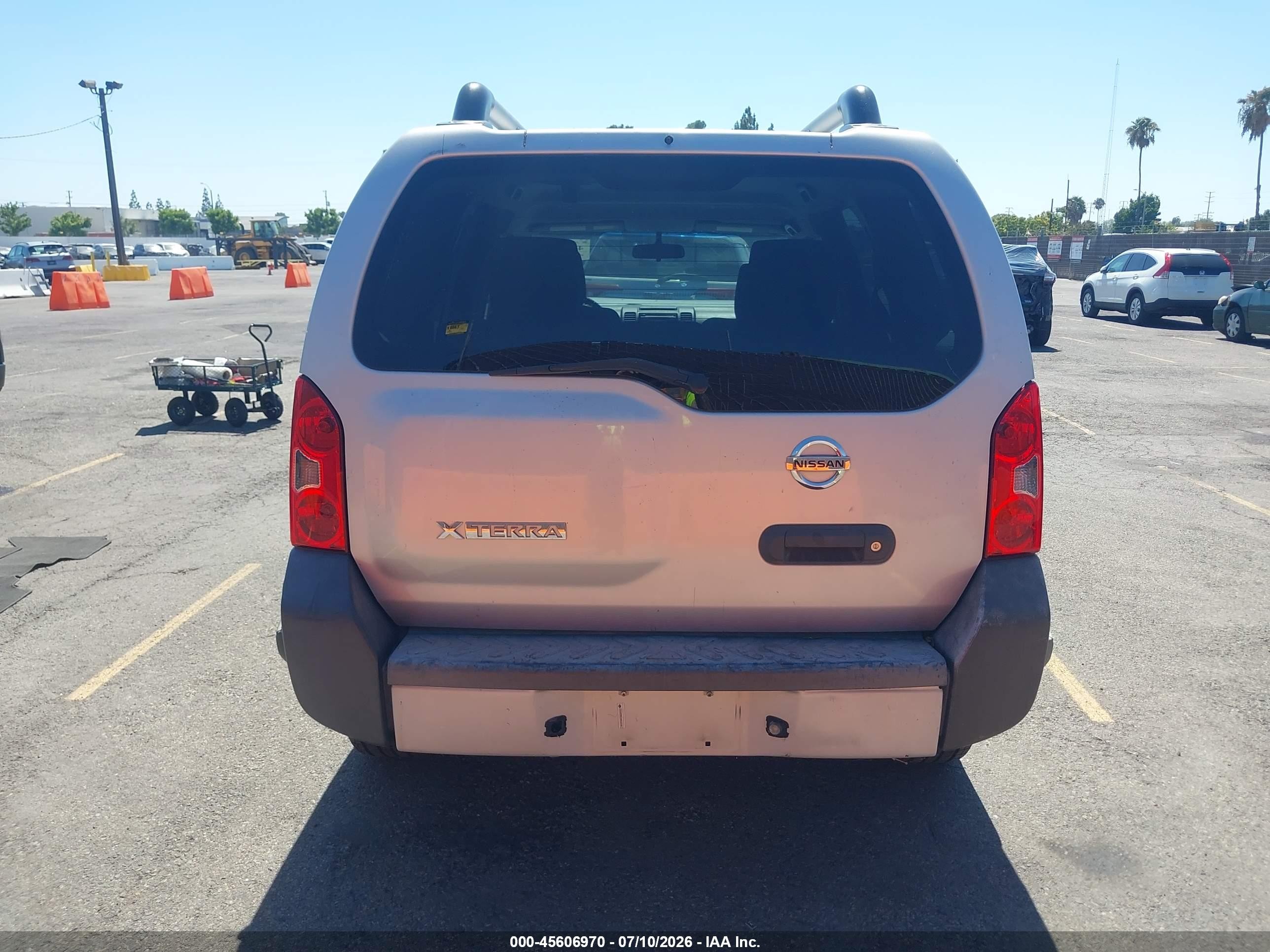 2013 Nissan Xterra X Серебряный vin: 5N1AN0NU1DN816706