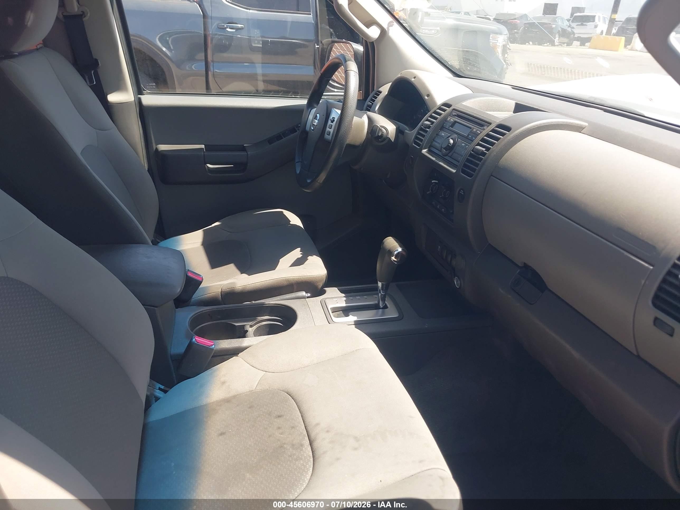 2013 Nissan Xterra X Серебряный vin: 5N1AN0NU1DN816706